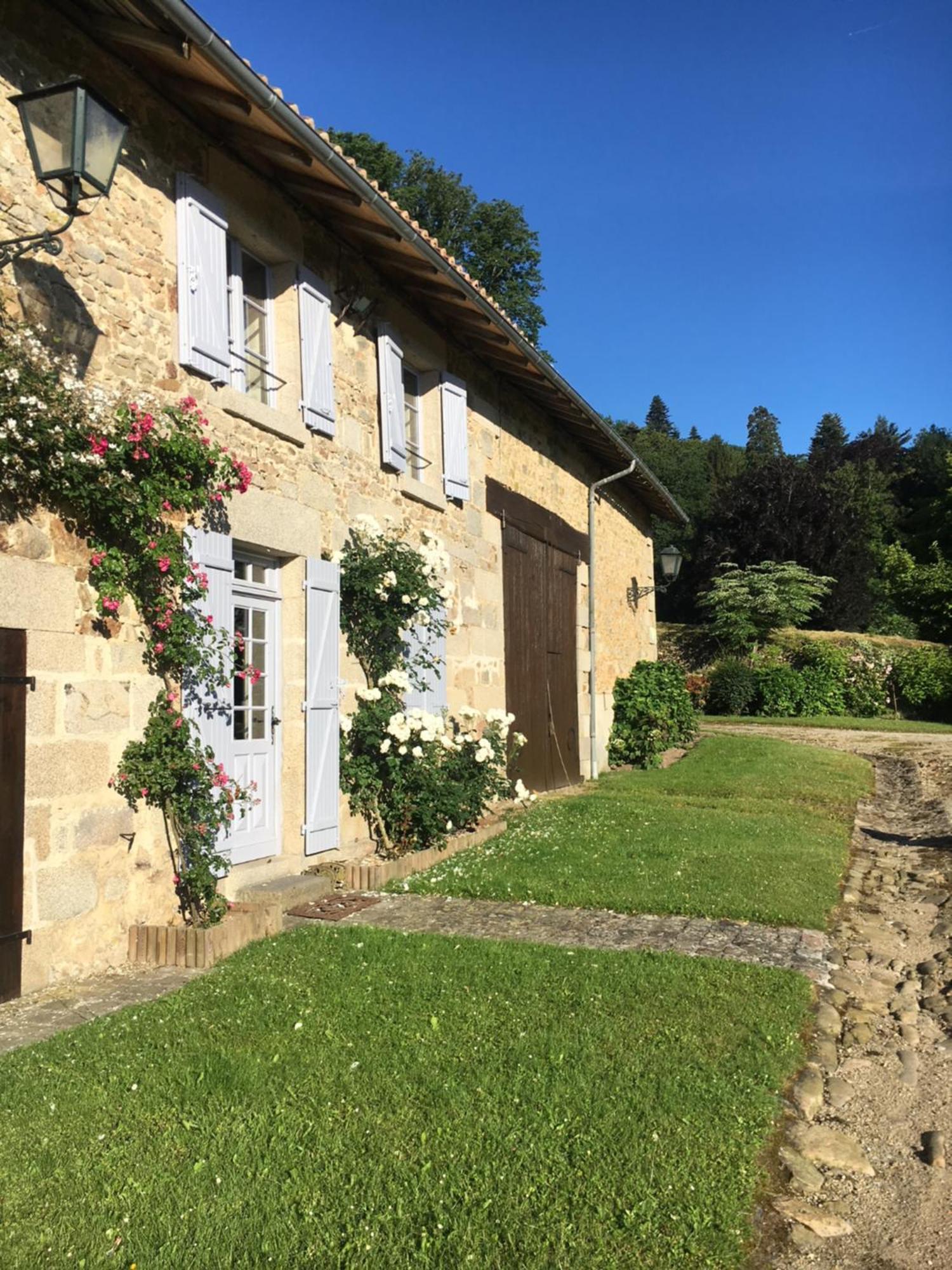 Domaine de Montmery. La ferme de Gaston Ambazac Extérieur photo
